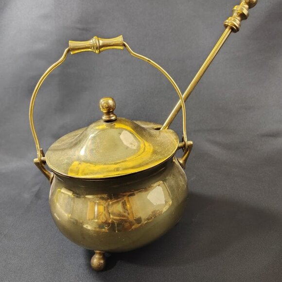 Vintage Brass Silent Butler with Lid and Handle – Ash Pot with Pumice Stone - Picture 9 of 11